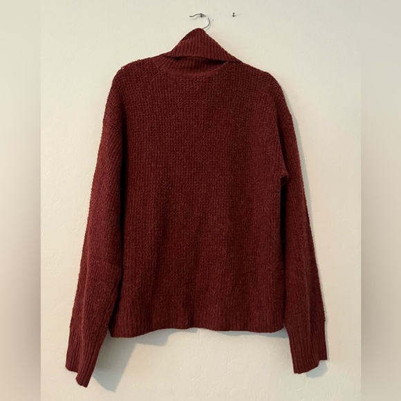 Abound Sweater - Picture 3 of 5